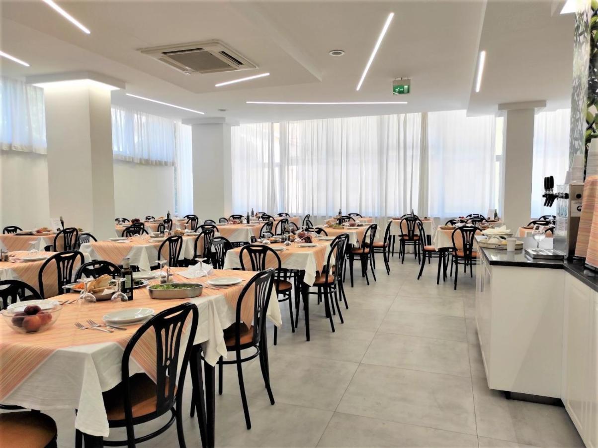 Hotel Madrid Rimini Zewnętrze zdjęcie