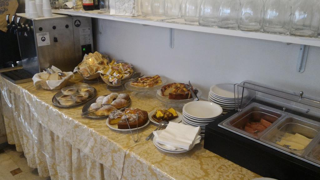 Hotel Madrid Rimini Zewnętrze zdjęcie