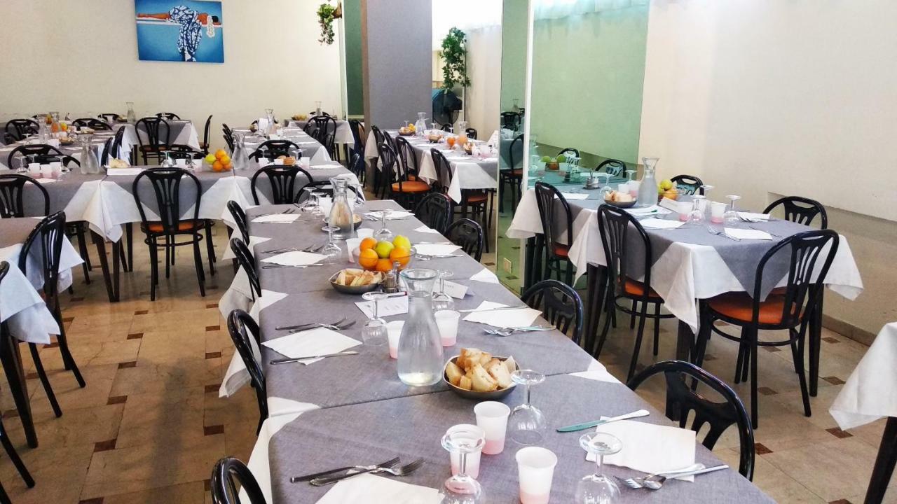 Hotel Madrid Rimini Zewnętrze zdjęcie