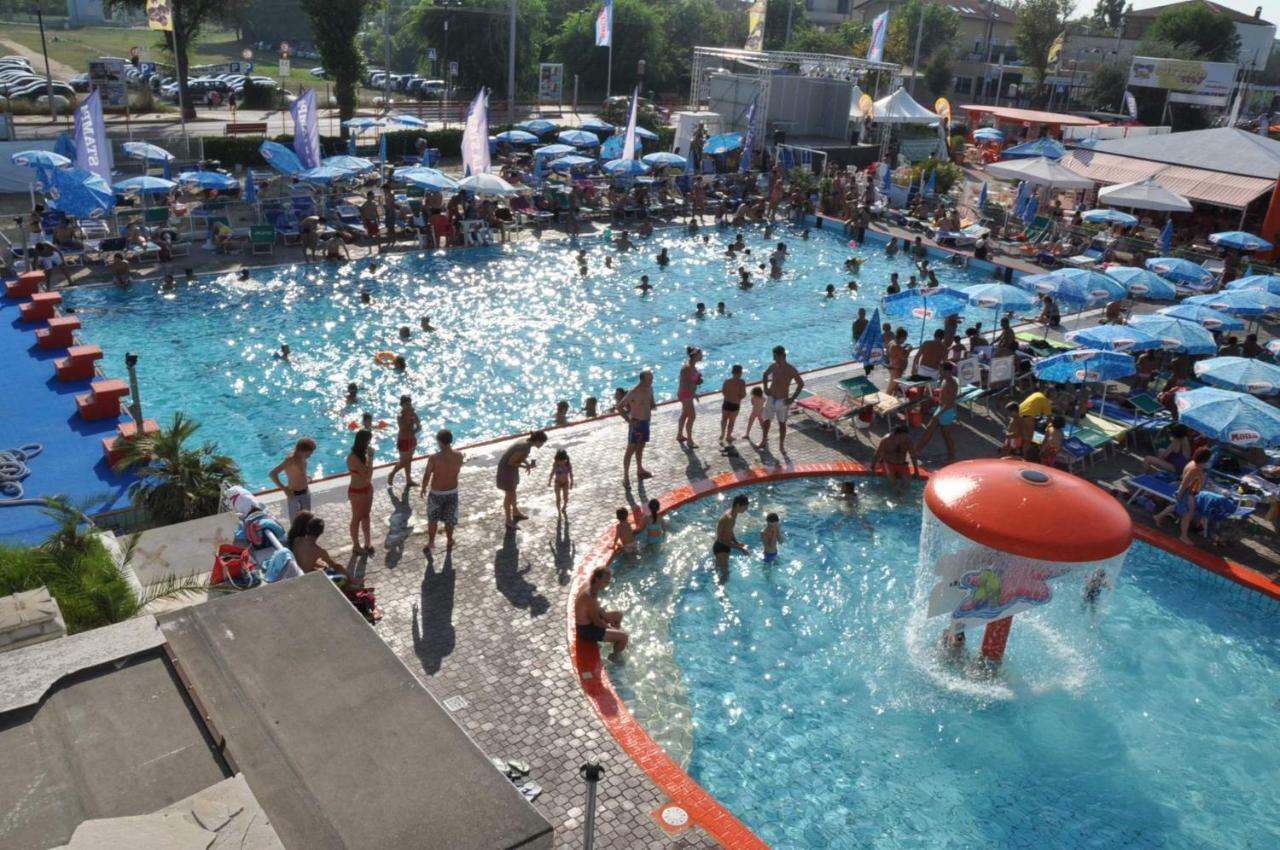 Hotel Madrid Rimini Zewnętrze zdjęcie